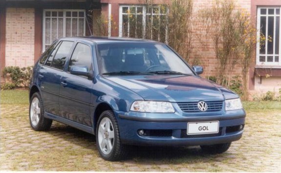 Volkswagen Gol competia com outros compactos há dez anos (Motor Quatro) Volkswagen Gol 1999